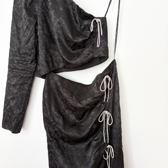 WAYF Ella cut out bow dress - Picture 3 of 6